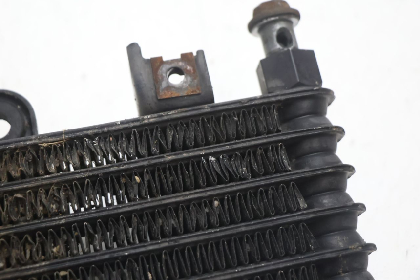 photo de RADIADOR ACEITE KAWASAKI GPX F ZX750F 750 (1986 - 1990) - Detalles de los puntos de fijación