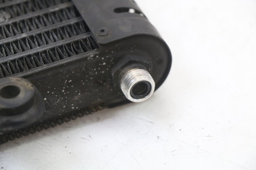 photo de RADIADOR ACEITE KAWASAKI ZR7 ZR-7 S 750 (1999 - 2004) - Primer plano técnico