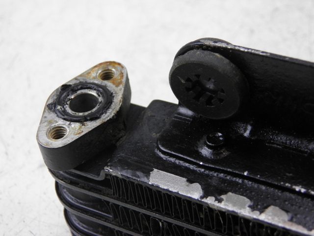 photo de RADIADOR ACEITE KYMCO QUANNON 125 (2007 - 2014) - Detalles de los puntos de fijación