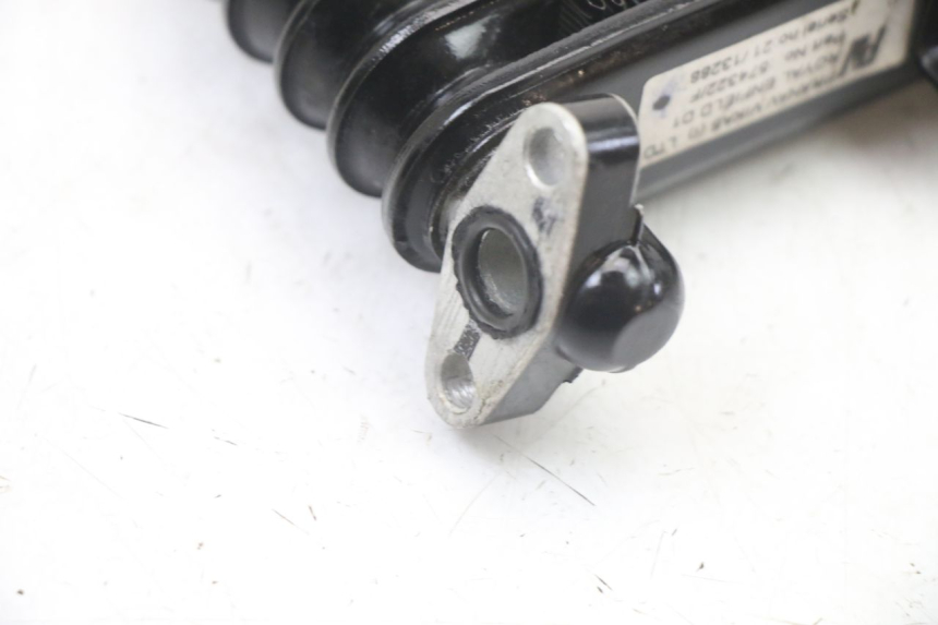 photo de RADIADOR ACEITE ROYAL ENFIELD HYMALAYAN 410 (2016 - 2023) - Primer plano técnico