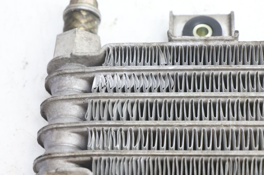 photo de RADIADOR ACEITE DAELIM VJ ROADWIN 125 (2004 - 2007) - Detalle de la pieza