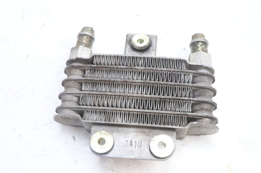 photo de RADIADOR ACEITE DAELIM VJ ROADWIN 125 (2004 - 2007) - Primer plano técnico