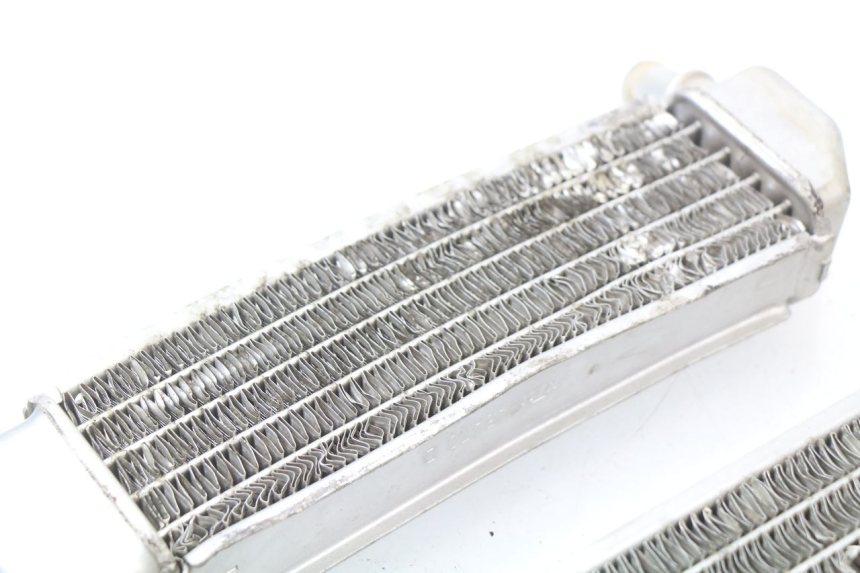 photo de RADIADOR  PEUGEOT LUDIX BLASTER 50 (2006 - 2014) - Detalles de los puntos de fijación