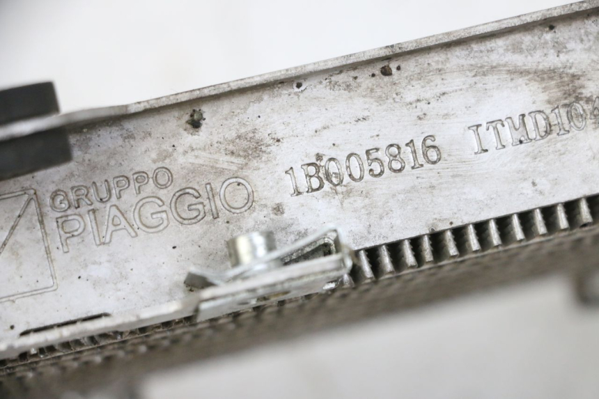 photo de RADIADOR  PIAGGIO MP3 HPE 300 (2019 - 2026) - Zoom estado de uso