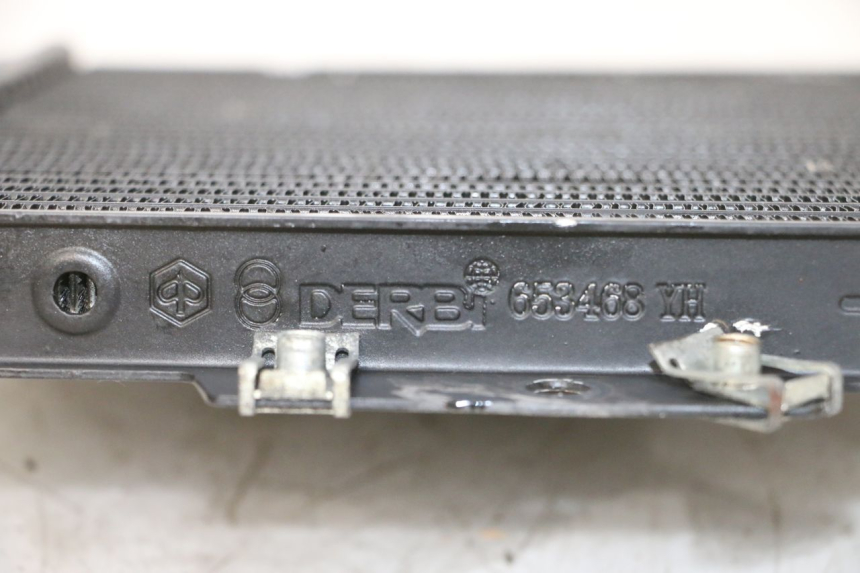 photo de RADIADOR  PIAGGIO MP3 RL 250 (2006 - 2010) - Zoom estado de uso