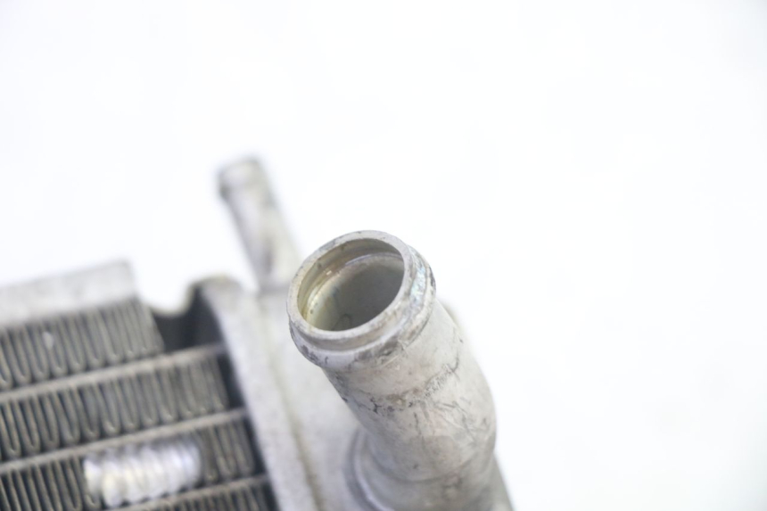 photo de RADIADOR  PIAGGIO MP3 125 (2006 - 2014) - Zoom sobre los componentes