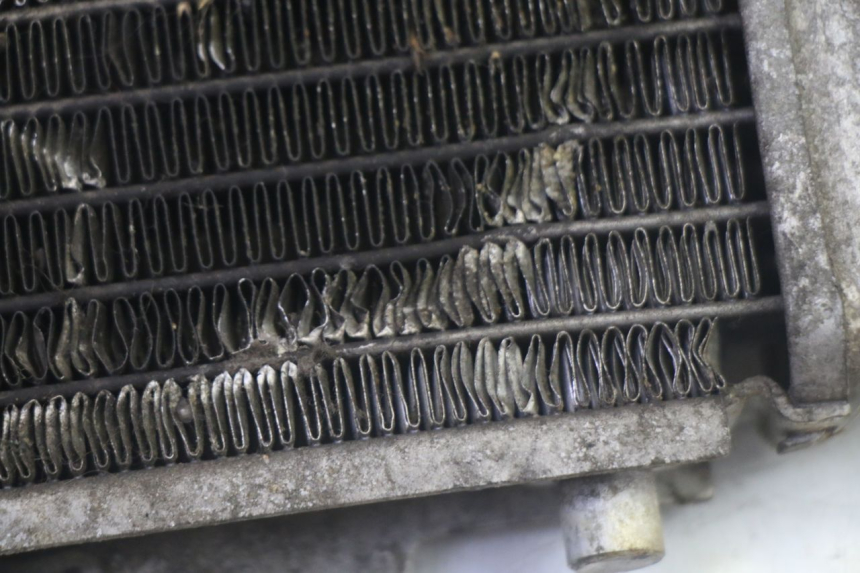 photo de RADIADOR  PIAGGIO MP3 125 (2006 - 2014) - Detalles de los puntos de fijación