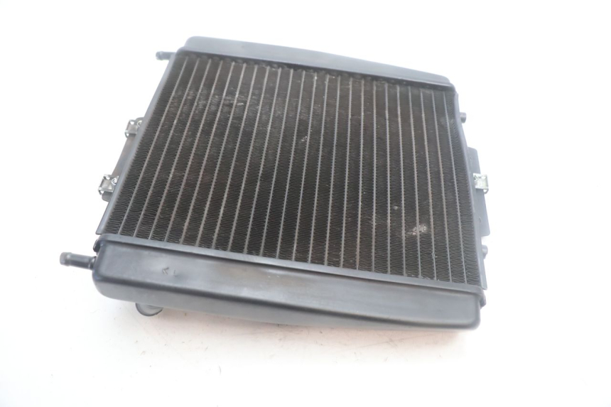 photo de RADIADOR  PIAGGIO MP3 500 (2016 - 2018) - Primer plano técnico