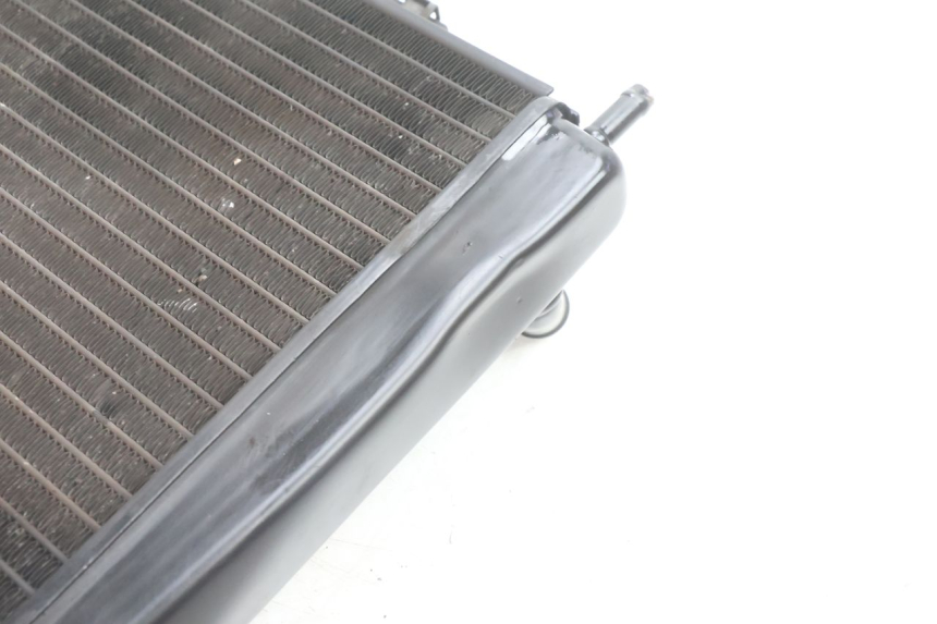 photo de RADIADOR  PIAGGIO MP3 500 (2016 - 2018) - Características distintivas