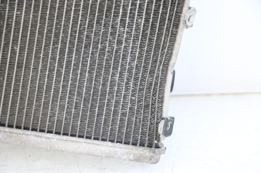 photo de RADIADOR YAMAHA MT-07 MT07 ABS 700 (2014 - 2017) - Primer plano técnico