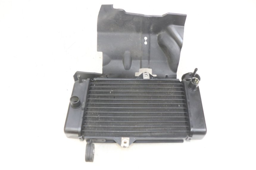 photo de RADIADOR YAMAHA MT ABS 125 (2014 - 2018) - Detalles de los puntos de fijación