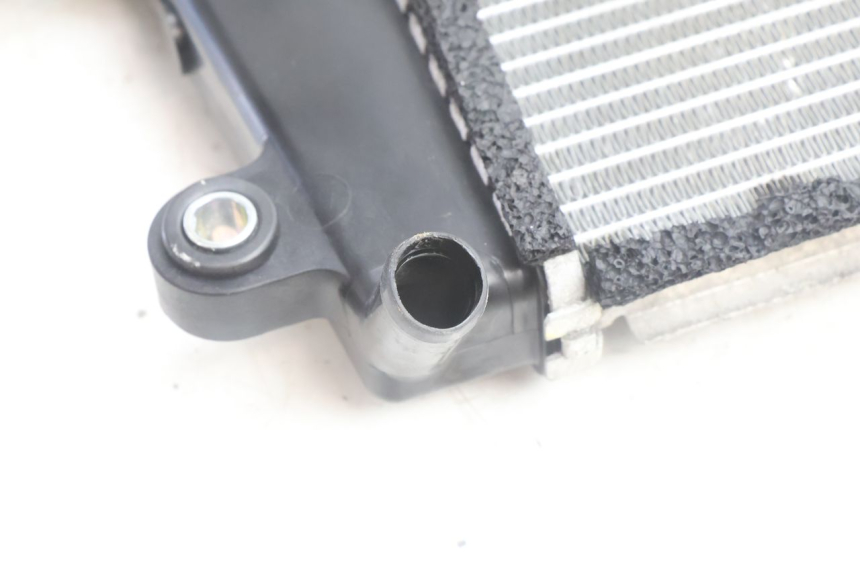 photo de RADIADOR  YAMAHA N-MAX NMAX 125 (2021 - 2024) - Otra perspectiva