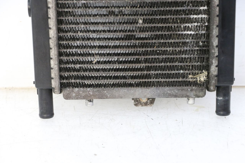 photo de RADIADOR  PEUGEOT SATELIS 125 (2013 - 2018) - Primer plano técnico