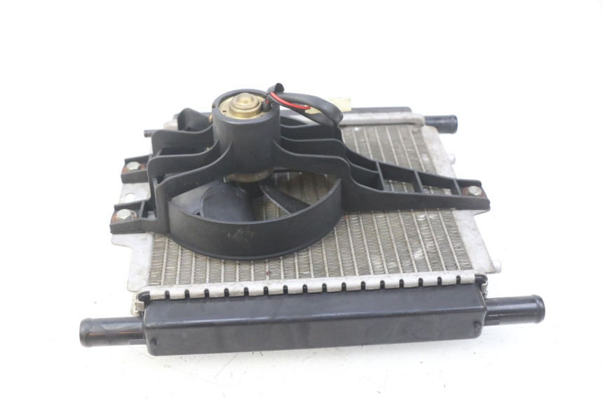 photo de RADIADOR PEUGEOT SATELIS COMPRESSOR K15 125 (2006 - 2009) - Otra perspectiva