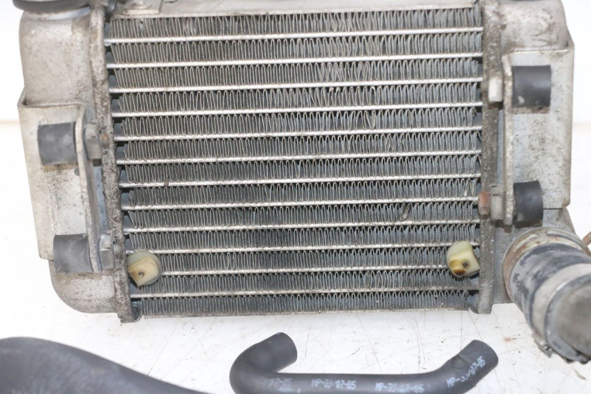 photo de RADIADOR PEUGEOT SATELIS COMPRESSOR K15 125 (2006 - 2009) - Detalles de los puntos de fijación