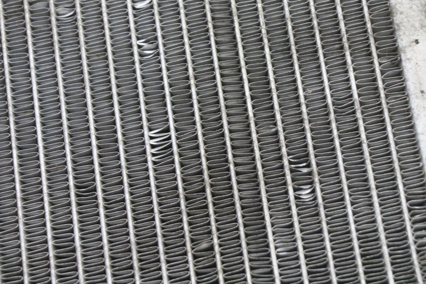 photo de RADIADOR  PEUGEOT SATELIS 125 (2013 - 2018) - Detalles de los puntos de fijación