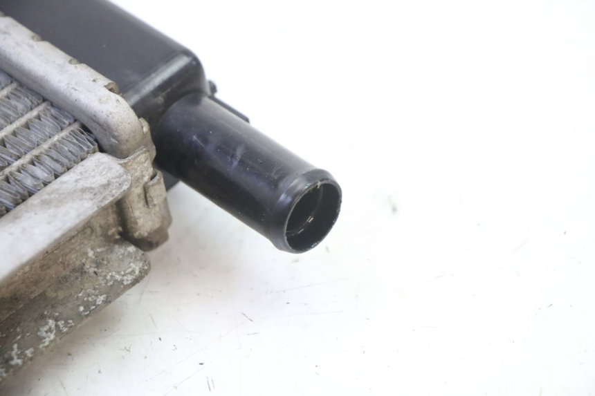 photo de RADIADOR  PEUGEOT SATELIS 250 (2006 - 2012) - Marcados y referencias originales