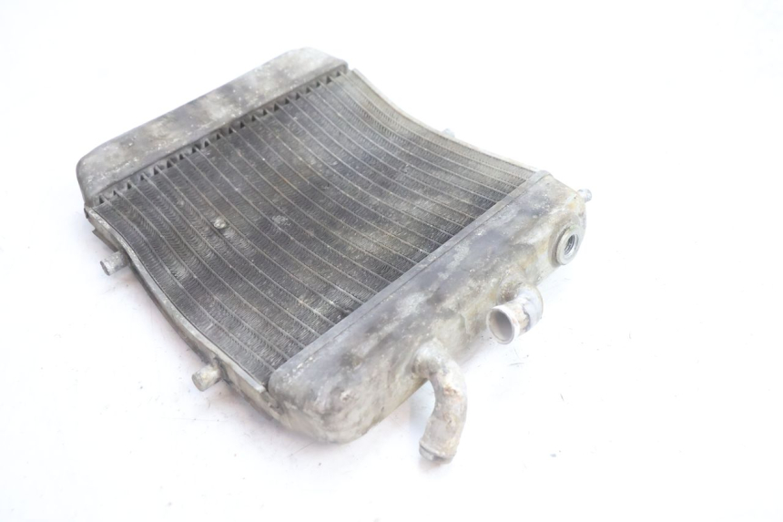 photo de RADIADOR  APRILIA SCARABEO GT 125 (1999 - 2007) - Primer plano técnico