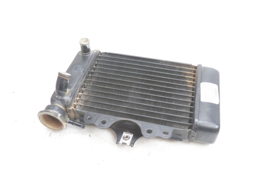 photo de RADIADOR  HONDA SH 125 (2001 - 2003) - Primer plano técnico