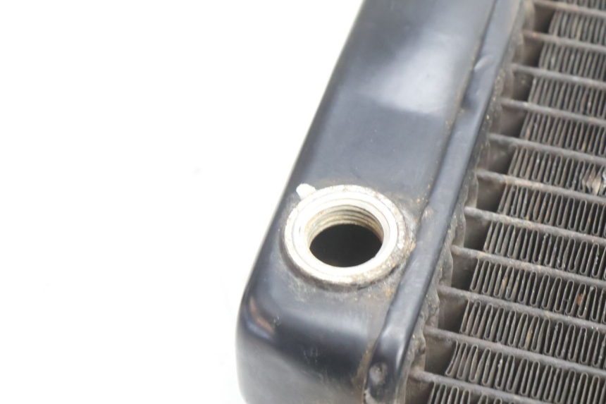 photo de RADIADOR  HONDA SH 125 (2001 - 2003) - Detalles de los puntos de fijación