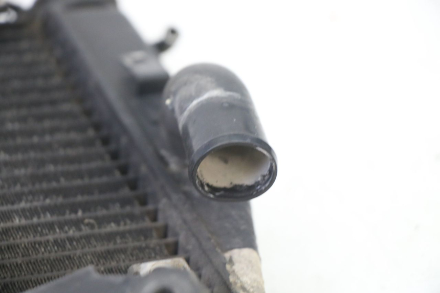 photo de RADIADOR  HONDA ST PAN EUROPEAN 1300 (2002 - 2013) - Detalles de los puntos de fijación