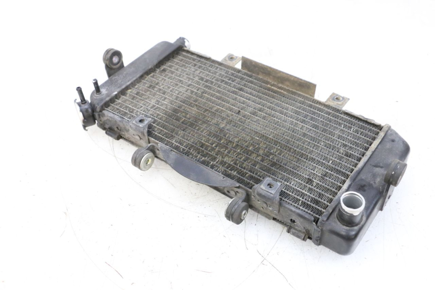 photo de RADIADOR  YAMAHA TDM ABS 900 (2002 - 2014) - Detalles de los puntos de fijación