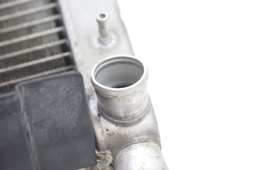 photo de RADIADOR  HONDA VFR FI RC46 800 (1998 - 2001) - Primer plano de alta resolución