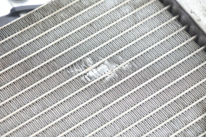photo de RADIADOR  HONDA VFR FI RC46 800 (1998 - 2001) - Primer plano técnico