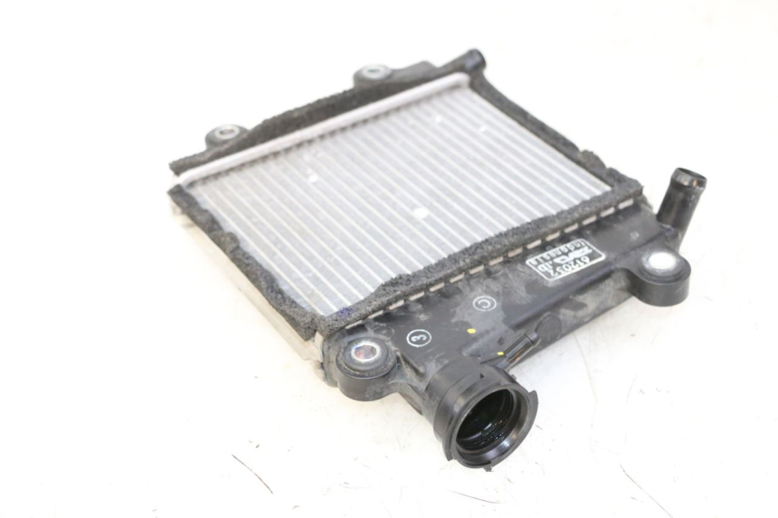 photo de RADIADOR  YAMAHA XMAX X-MAX 125 (2021 - 2025) - Primer plano técnico