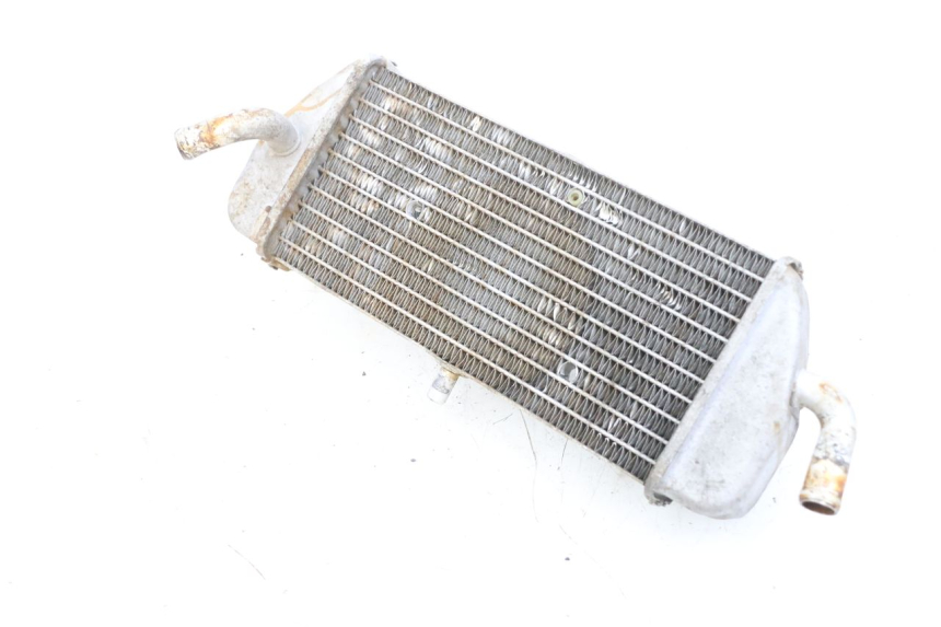 photo de RADIADOR YAMAHA XMAX X-MAX 125 (2006 - 2009) - Detalles de los puntos de fijación