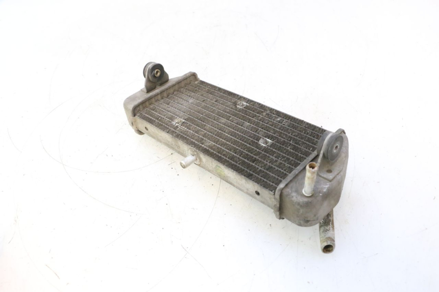 photo de RADIADOR YAMAHA XMAX X-MAX 125 (2006 - 2009) - Primer plano técnico