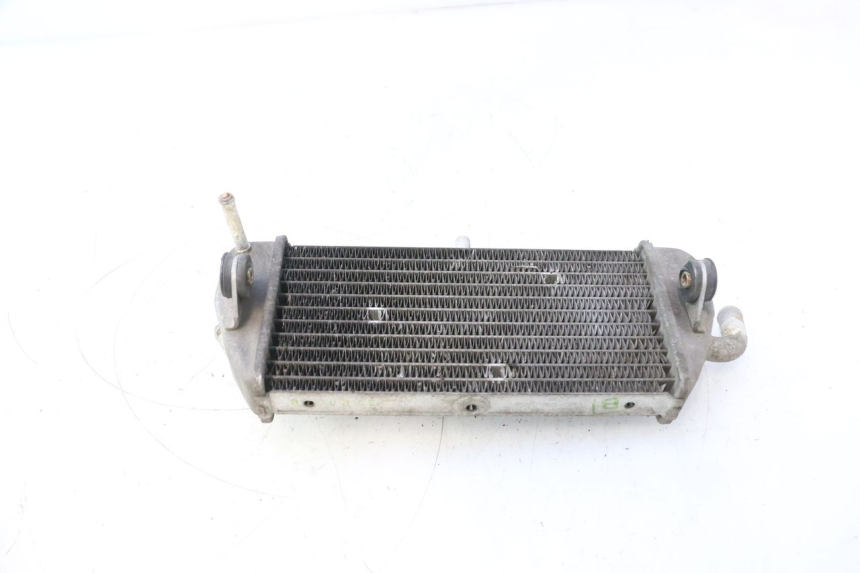 photo de RADIADOR YAMAHA XMAX X-MAX 125 (2006 - 2009) - Detalles de los puntos de fijación