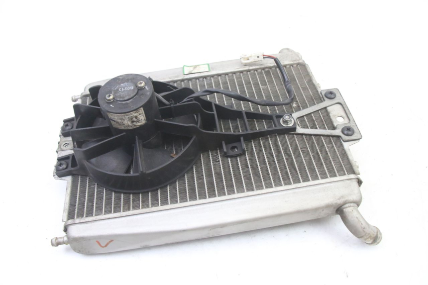 photo de RADIADOR PIAGGIO XEVO - X EVO 125 (2007 - 2017) - Detalles de los puntos de fijación