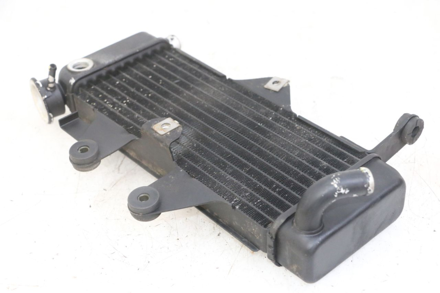 photo de RADIADOR  HONDA XLV VARADERO 125 (2000 - 2006) - Detalles de los puntos de fijación