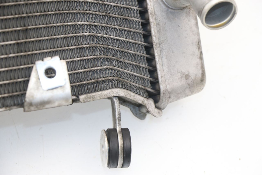 photo de RADIADOR  YAMAHA YP T-MAX TMAX 530 (2017 - 2020) - Primer plano técnico