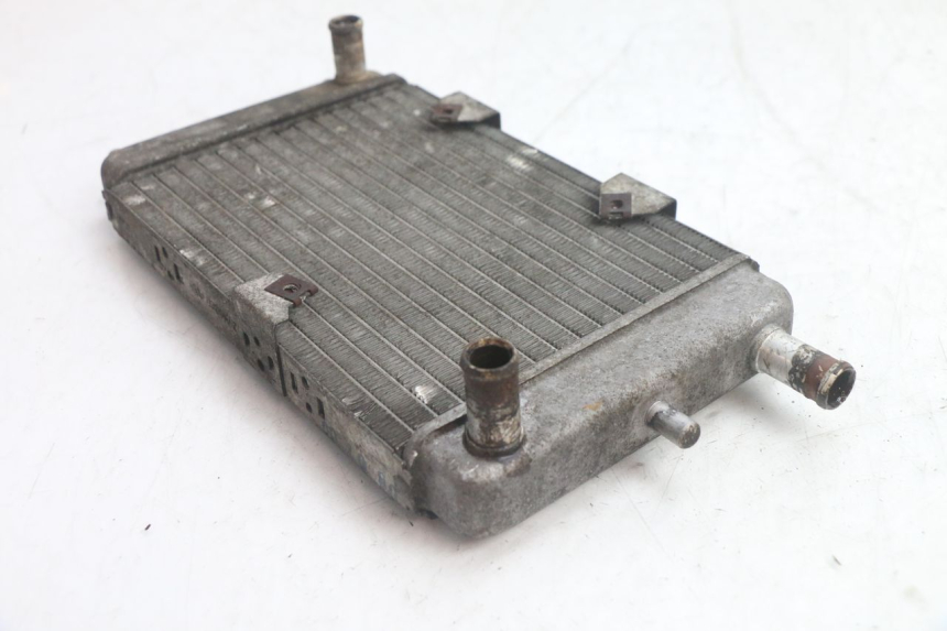photo de RADIADOR YAMAHA YP MAJESTY 125 (1998 - 2001) - Estado de la superficie y material