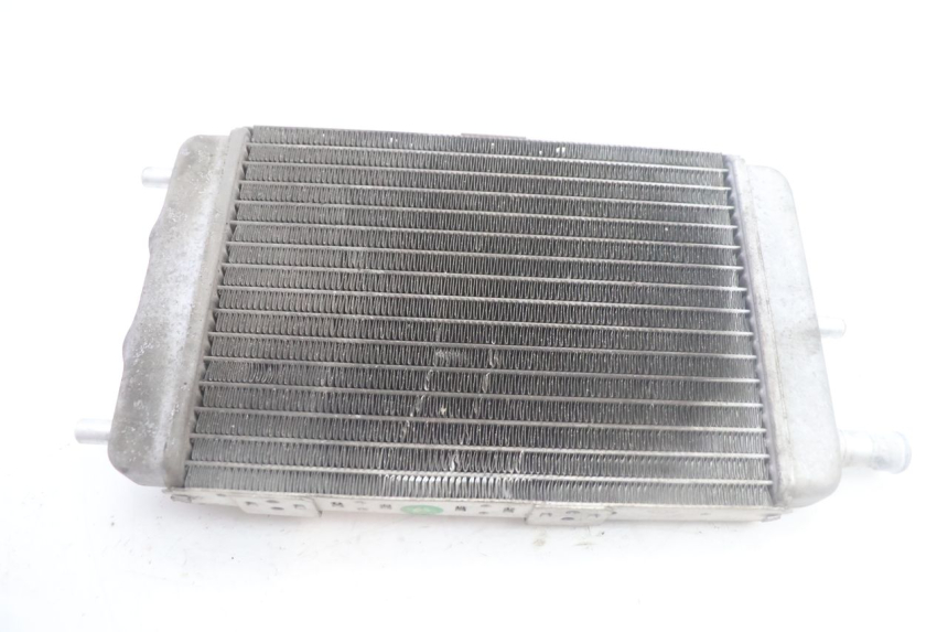 photo de RADIADOR  YAMAHA YP MAJESTY 125 (2007 - 2010) - Detalle de la pieza