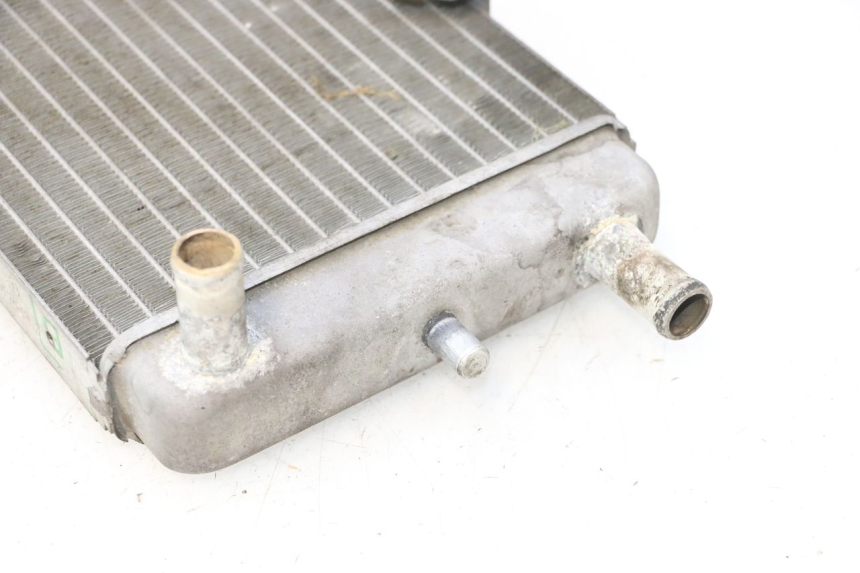 photo de RADIADOR YAMAHA YP MAJESTY 125 (2002 - 2006) - Primer plano técnico