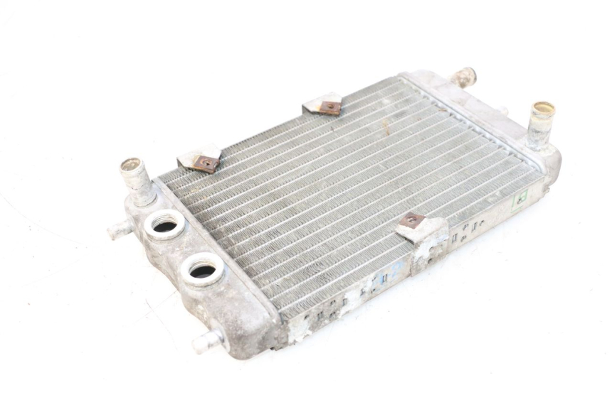 photo de RADIADOR YAMAHA YP MAJESTY 125 (2002 - 2006) - Detalles de los puntos de fijación