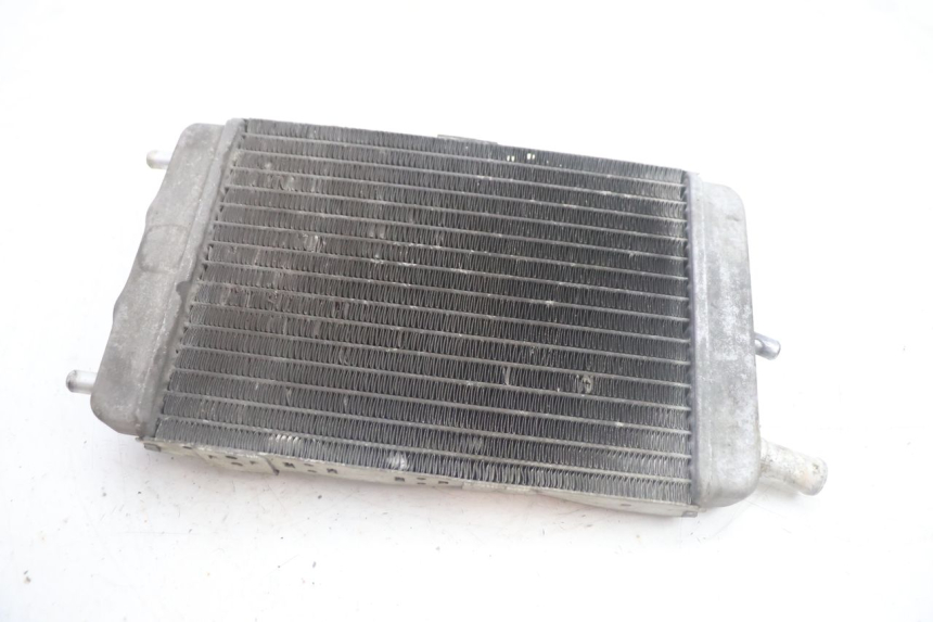 photo de RADIADOR YAMAHA YP MAJESTY 125 (2002 - 2006) - Estado de la superficie y material