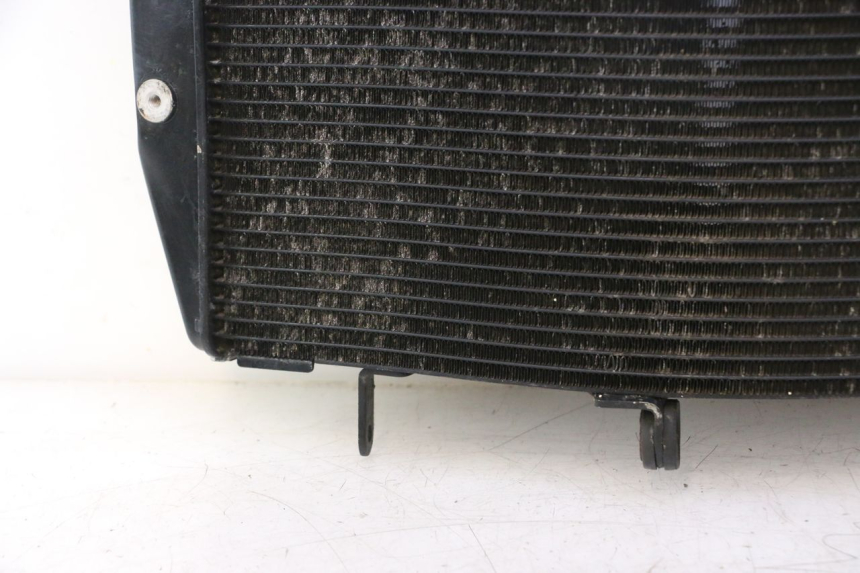 photo de RADIADOR  YAMAHA YZF R6 600 (2008 - 2009) - Estado de la superficie y material