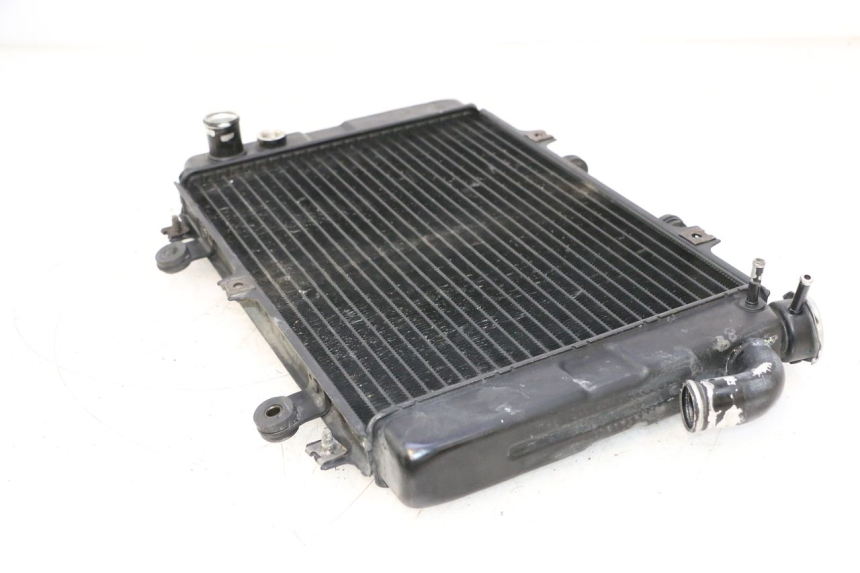 photo de RADIADOR KAWASAKI ZX-6R ZX6R 600 (1995 - 1997) - Primer plano técnico