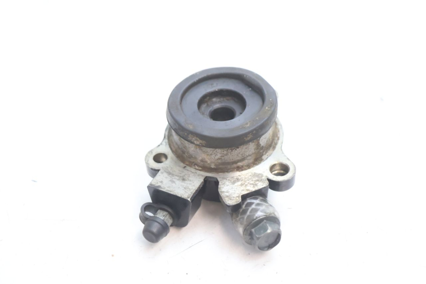 photo de CILINDRO RECEPTOR DE EMBRAGUE YAMAHA YZF R GENESIS 750 (1993 - 1998) - Primer plano técnico