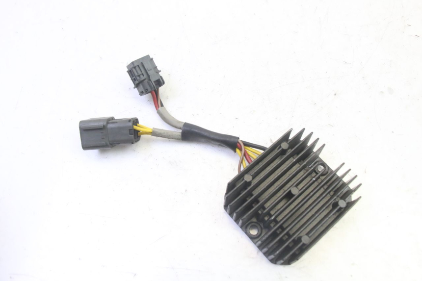 photo de REGULADOR DE CARGA QUADRO 4 4D 350 (2015 - 2018) - Vista principal