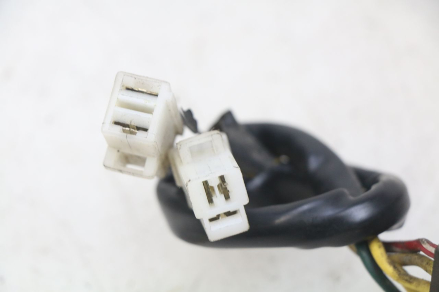 photo de REGULADOR DE CARGA KYMCO AGILITY 16+ 4T 50 (2018 - 2023) - Otra perspectiva