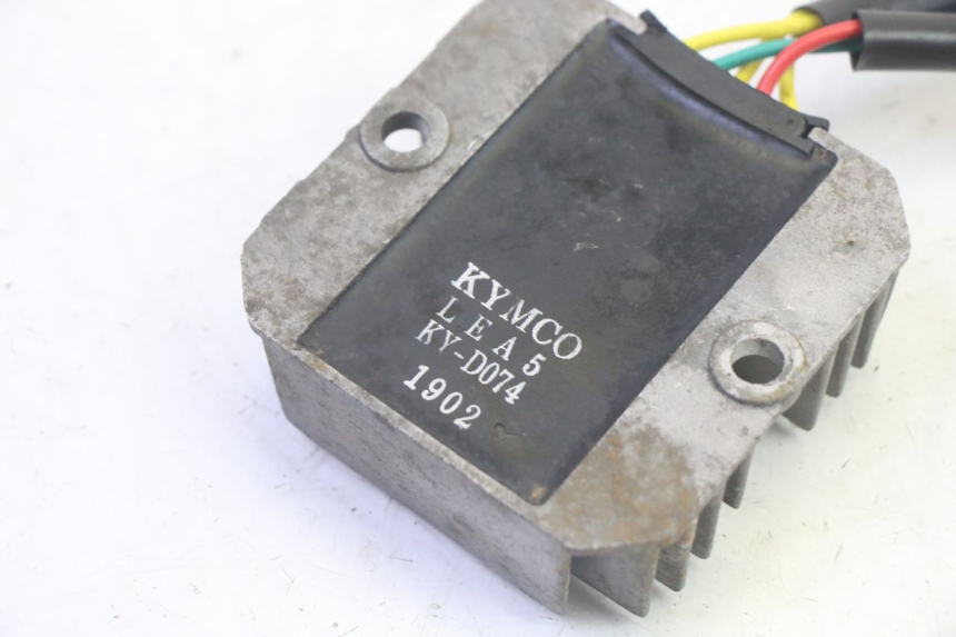 photo de REGULADOR DE CARGA KYMCO AGILITY 16+ 4T 50 (2018 - 2023) - Zoom estado de uso