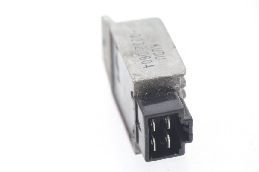 photo de REGULADOR DE CARGA KYMCO AGILITY 4T 50 (2005 - 2018) - Detalle de la pieza