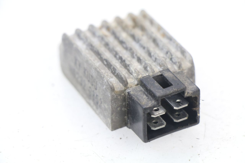 photo de REGULADOR DE CARGA KYMCO AGILITY 4T 50 (2005 - 2018) - Zoom estado de uso