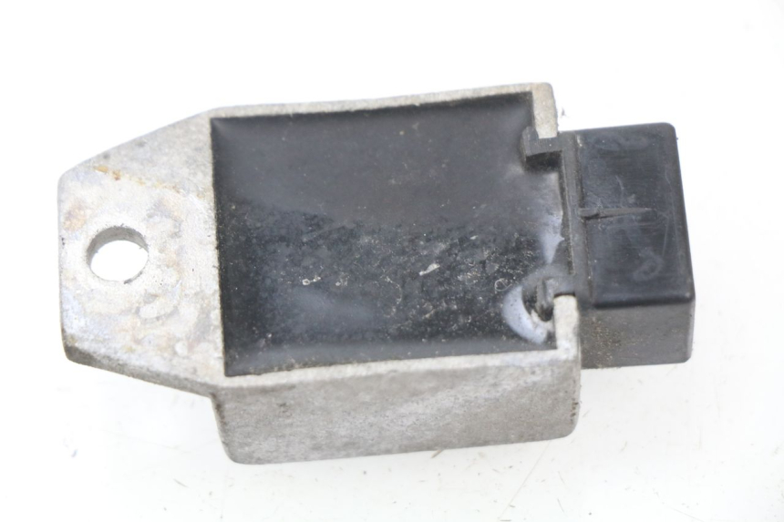 photo de REGULADOR DE CARGA KYMCO AGILITY 4T 50 (2005 - 2018) - Otra perspectiva