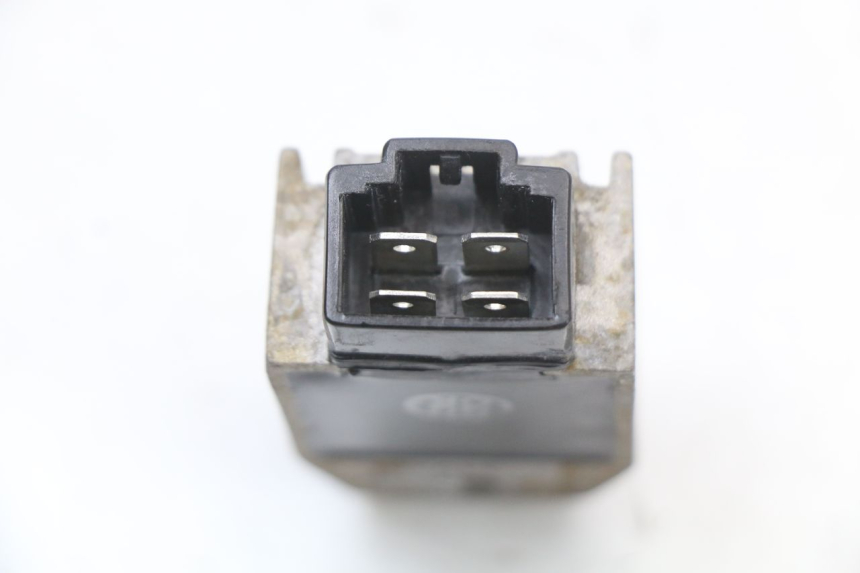 photo de REGULADOR DE CARGA KYMCO AGILITY 4T 50 (2005 - 2018) - Zoom estado de uso